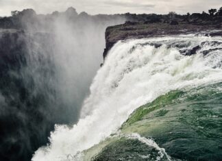 Na jaką głębokość wkopać szambo?