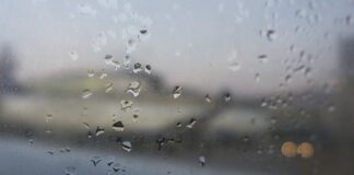 W jakich warunkach zachodzi skraplanie?