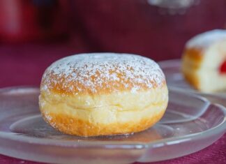 Co oznacza smalec pod korkiem oleju? Co oznacza smalec pod korkiem oleju?