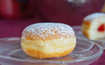 Co oznacza smalec pod korkiem oleju?