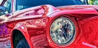 Jak otworzyć wlew paliwa Ford C Max?