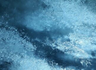 Jak ściągnąć osłonę plastikowa wewnątrz klapy bagażnika Skody Octavii 2?